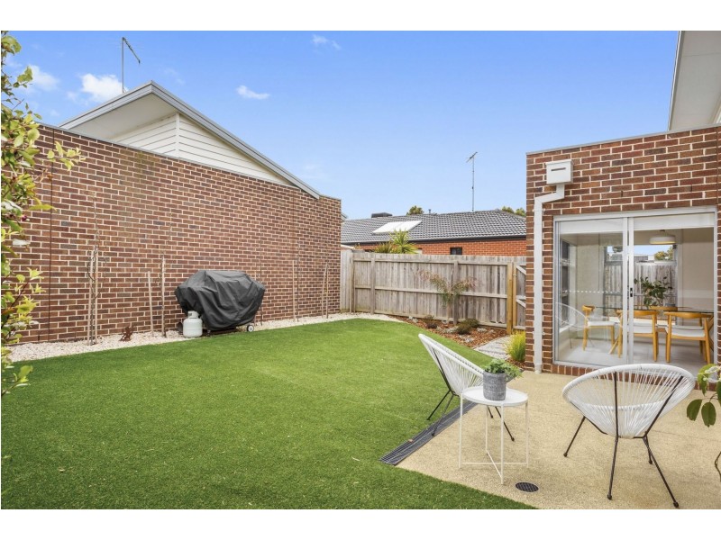 2/68 Oakdean Boulevard, Ocean Grove VIC 3226