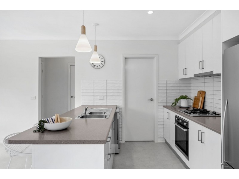 2/68 Oakdean Boulevard, Ocean Grove VIC 3226