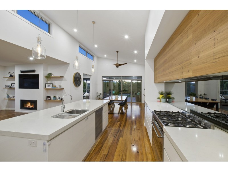 15 Marmion Circuit, Ocean Grove VIC 3226