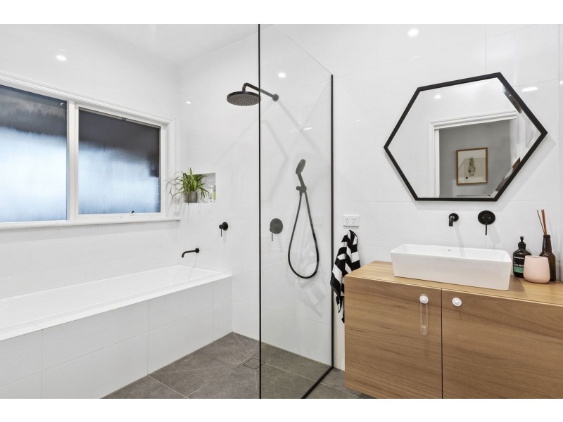 95 Bluestone School Road, Connewarre VIC 3227