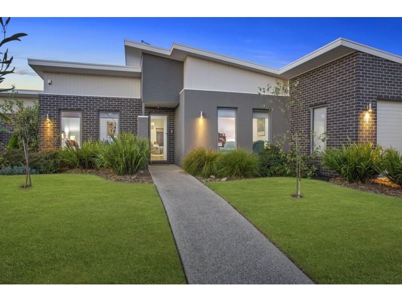 8-10 Dalkeith Crescent, Ocean Grove VIC 3226