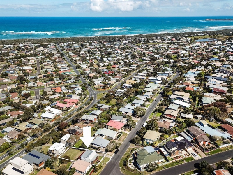 55 Aldebaran Rd, Ocean Grove VIC 3226