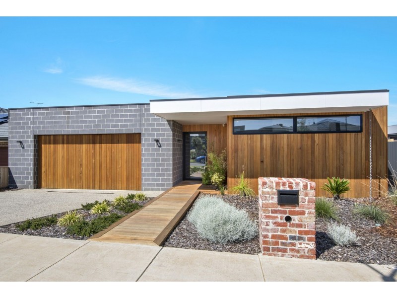 15 Greenview Rise, Ocean Grove VIC 3226