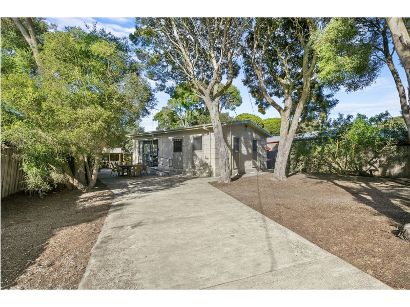 17 Saratoga Avenue, Barwon Heads VIC 3227