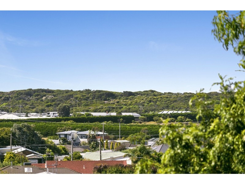 33 Sunset Strip, Ocean Grove VIC 3226