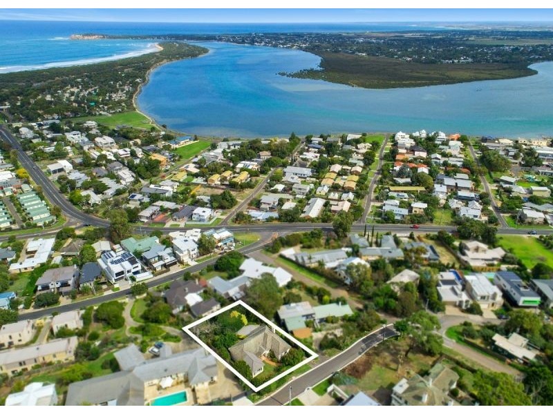 6 The Avenue, Ocean Grove VIC 3226