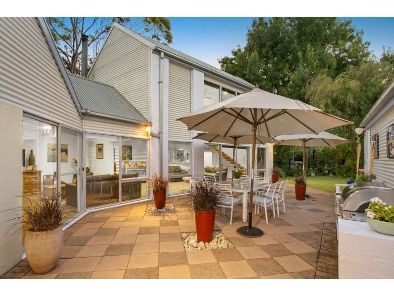 11 Coogee Court, Barwon Heads VIC 3227