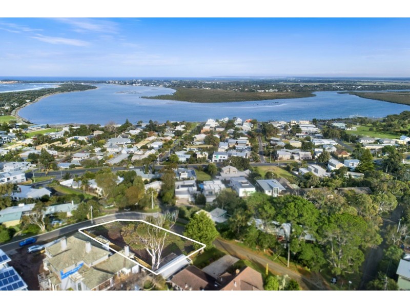 1 The Avenue, Ocean Grove VIC 3226