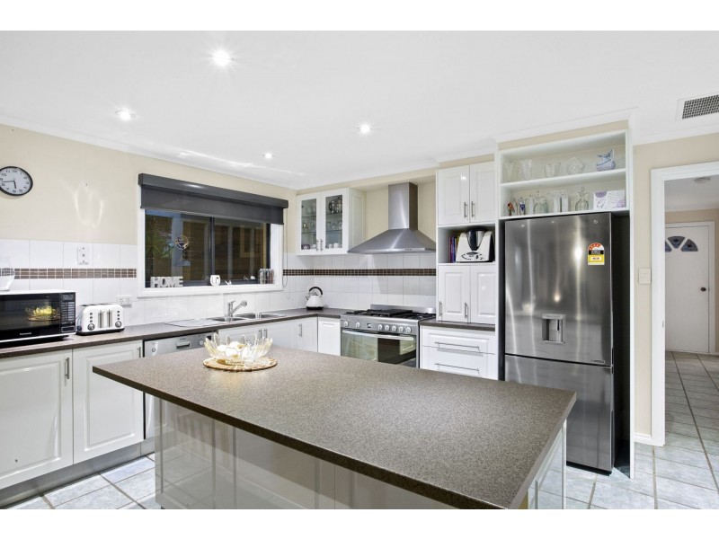 21 Wattlebird Crescent, Barwon Heads VIC 3227