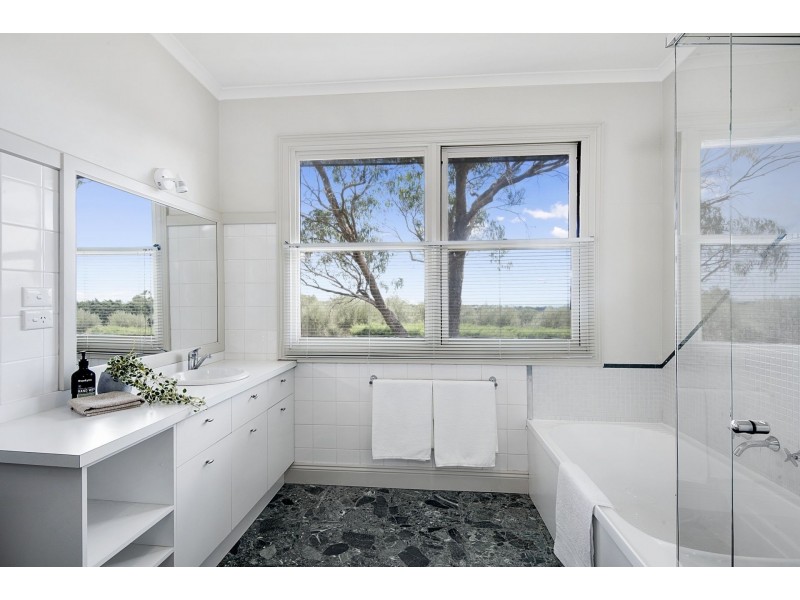 172-190 Whitcombes Road, Drysdale VIC 3222