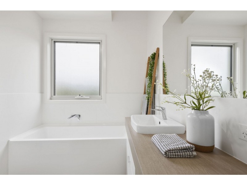 2/119 Hitchcock Avenue, Barwon Heads VIC 3227