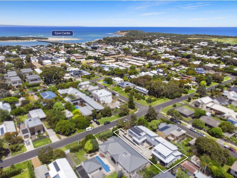 2/19 Reid Street, Barwon Heads VIC 3227