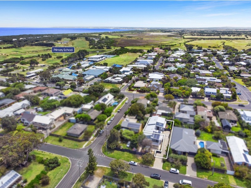 2/19 Reid Street, Barwon Heads VIC 3227