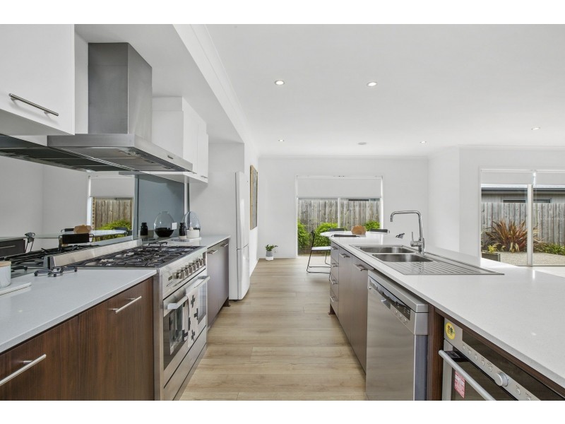 18 Empress Boulevard, Ocean Grove VIC 3226