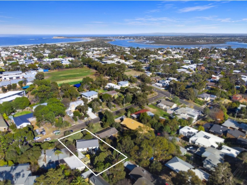 11 Epworth Street, Ocean Grove VIC 3226