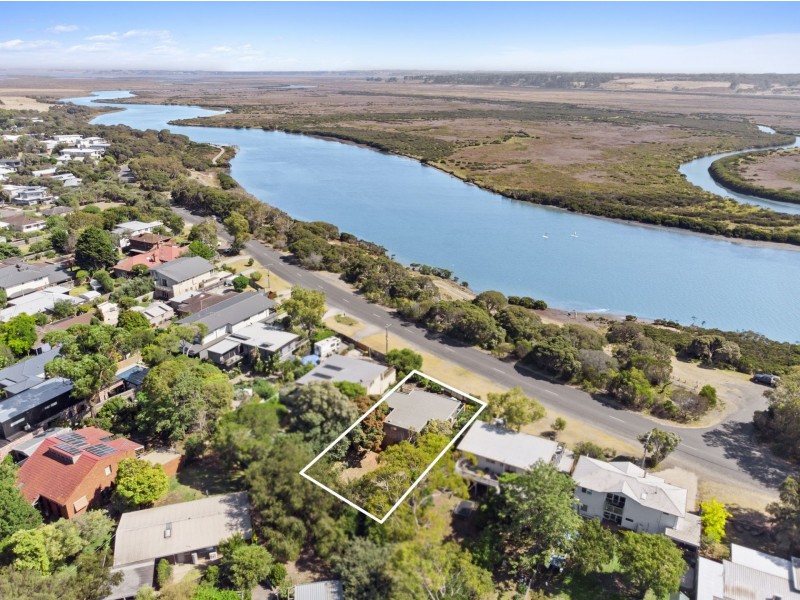 8 River Parade, Barwon Heads VIC 3227