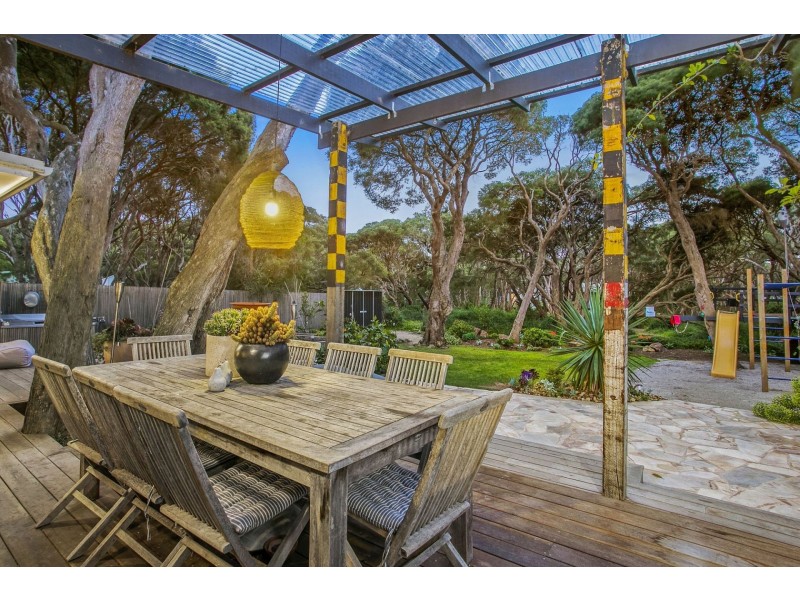 18 Saratoga Avenue, Barwon Heads VIC 3227