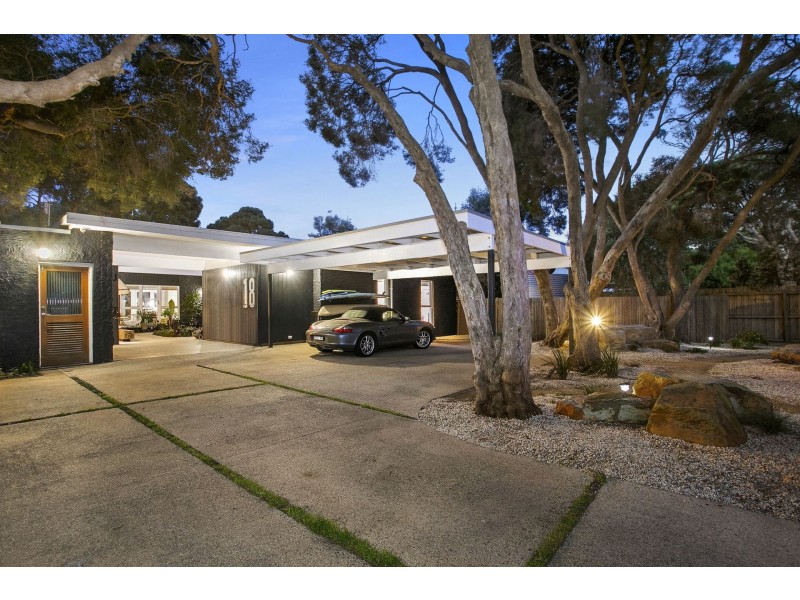 18 Saratoga Avenue, Barwon Heads VIC 3227