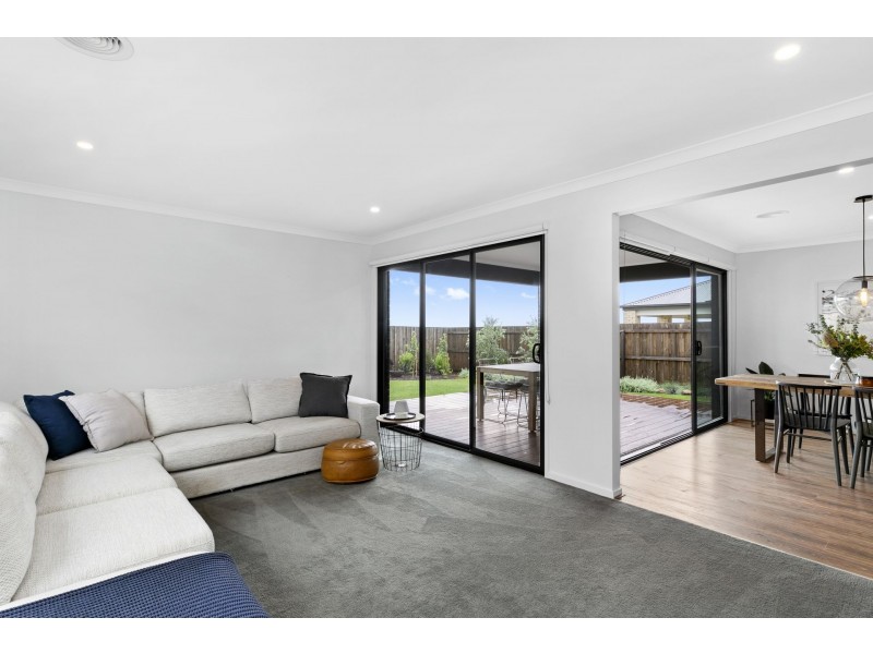 6 Wyrallah Street, Ocean Grove VIC 3226