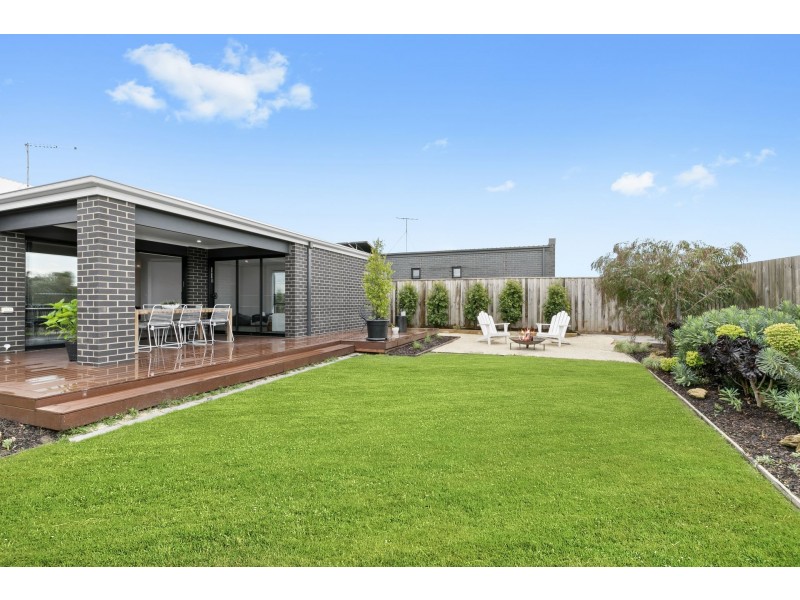 6 Wyrallah Street, Ocean Grove VIC 3226