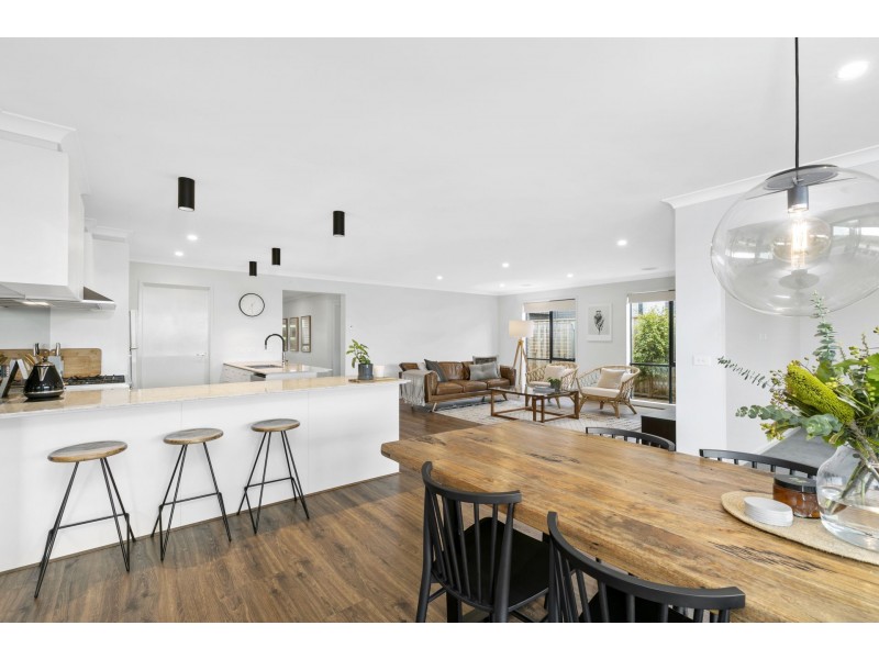 6 Wyrallah Street, Ocean Grove VIC 3226