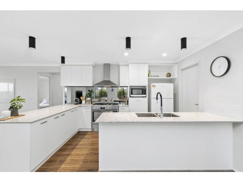 6 Wyrallah Street, Ocean Grove VIC 3226