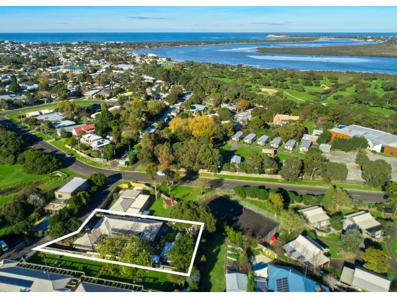 2/17 Lake Avenue, Ocean Grove VIC 3226