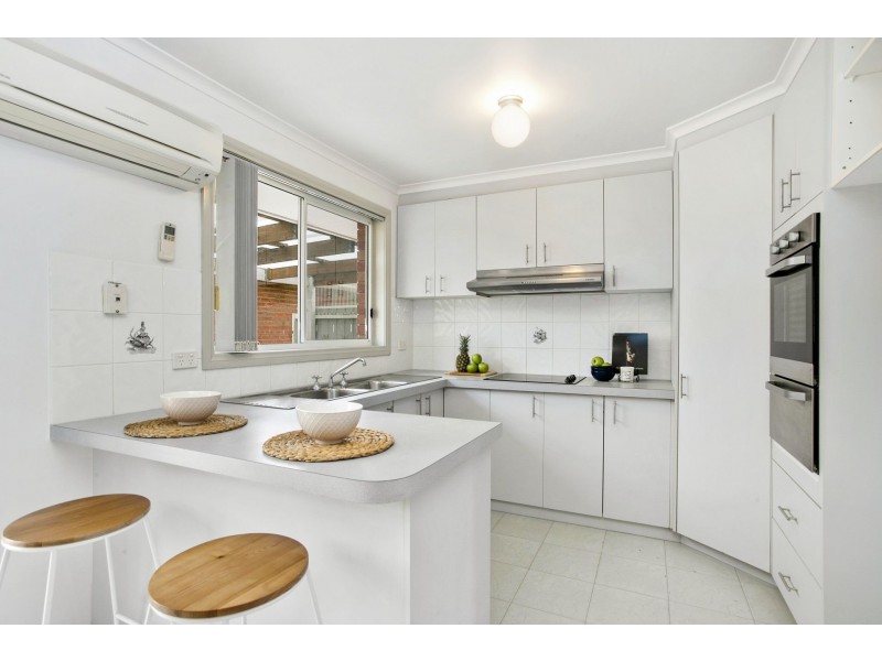 10 Pine Grove, Leopold VIC 3224