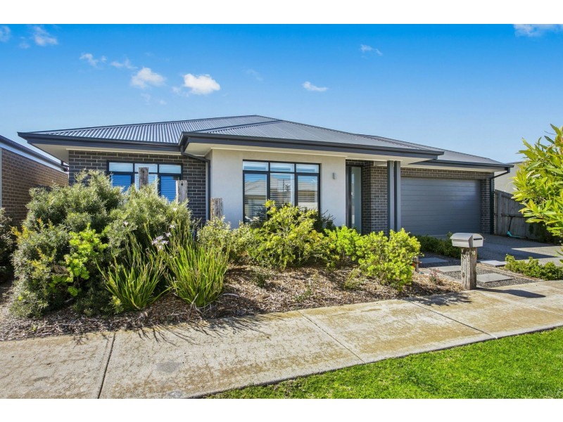 10 La Bella Street, Ocean Grove VIC 3226