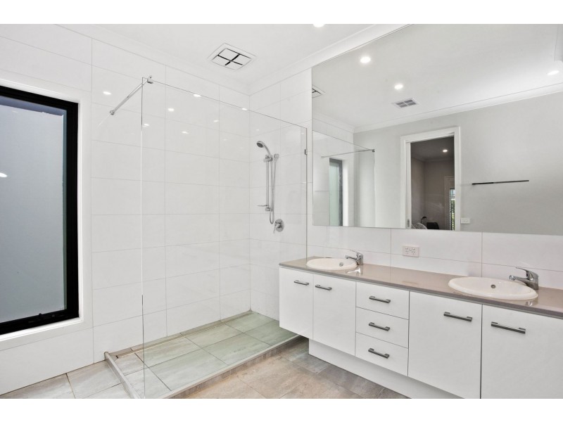 10 La Bella Street, Ocean Grove VIC 3226