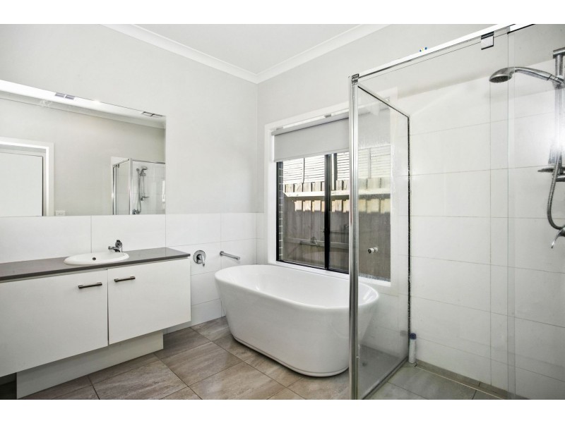 10 La Bella Street, Ocean Grove VIC 3226