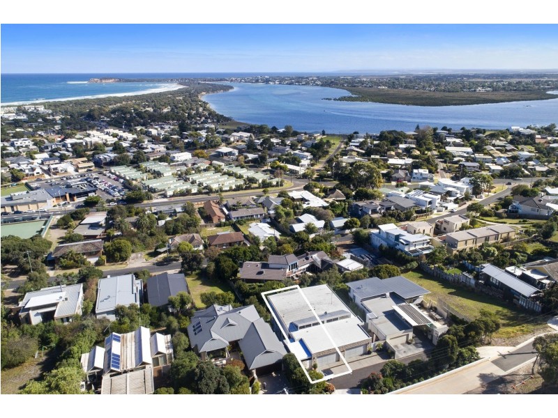 2/22 The Avenue, Ocean Grove VIC 3226