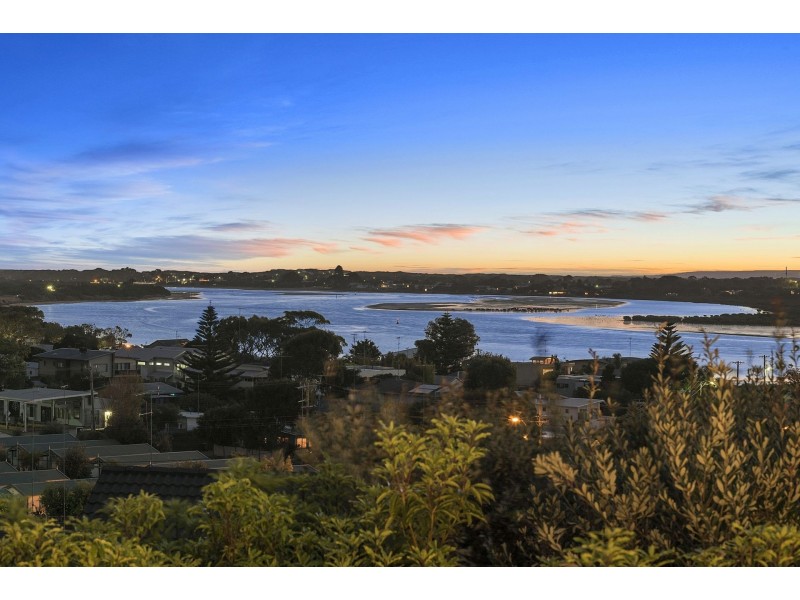 2/22 The Avenue, Ocean Grove VIC 3226