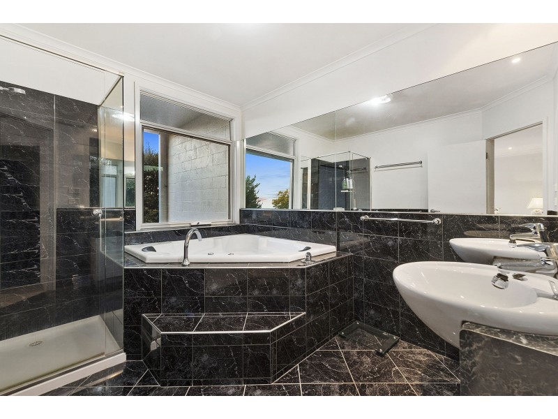 2/22 The Avenue, Ocean Grove VIC 3226