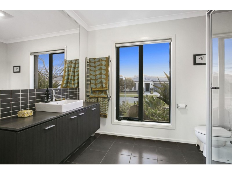 10 Curzon Drive, Ocean Grove VIC 3226