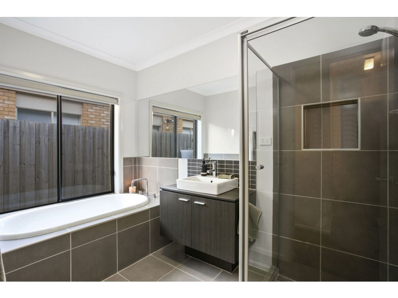 10 Curzon Drive, Ocean Grove VIC 3226