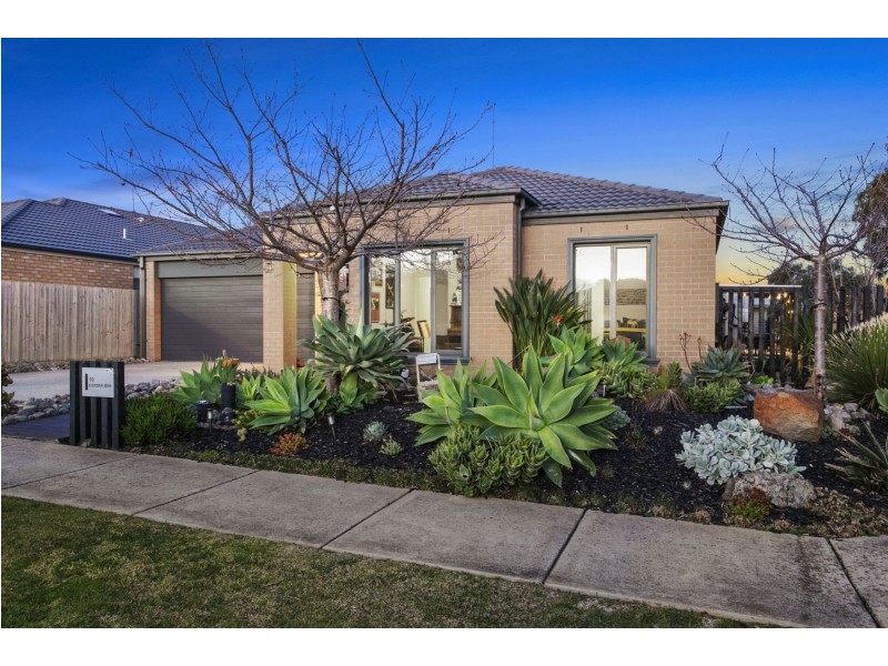10 Curzon Drive, Ocean Grove VIC 3226