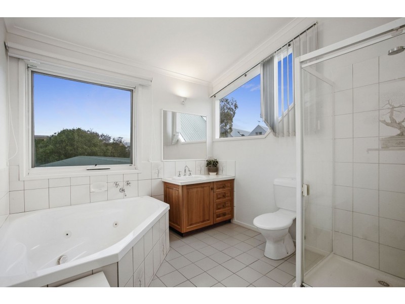 8 Parker Street, Ocean Grove VIC 3226