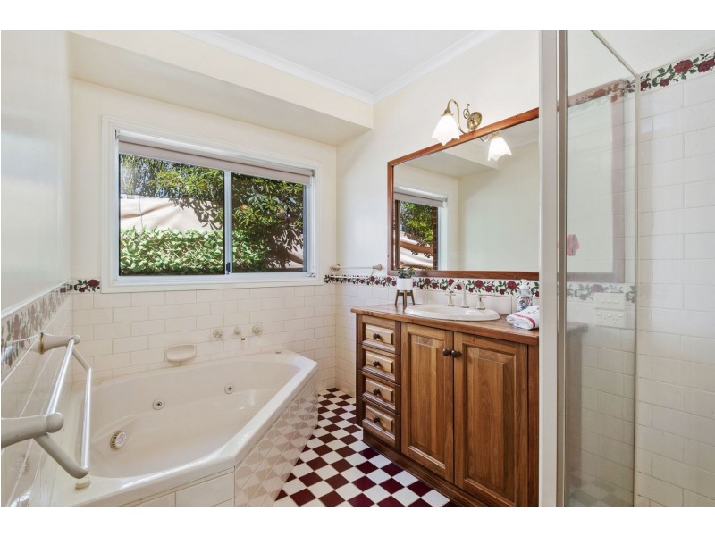 8 Ashcombe Lane, Ocean Grove VIC 3226