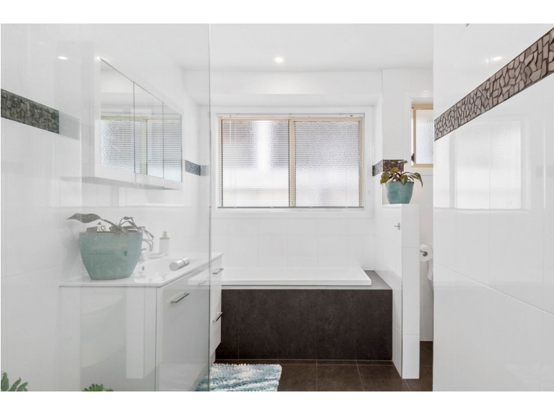 15 Saratoga Avenue, Barwon Heads VIC 3227