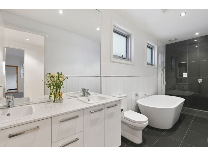 33 Reid Street, Barwon Heads VIC 3227