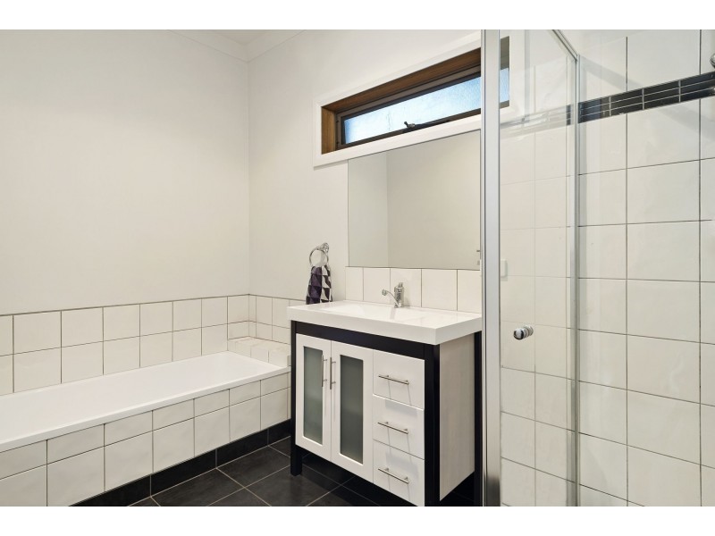 2/49 Tareeda Way, Ocean Grove VIC 3226