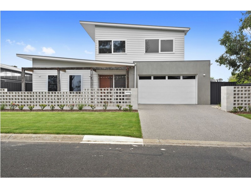 15 Bramwell Street, Ocean Grove VIC 3226
