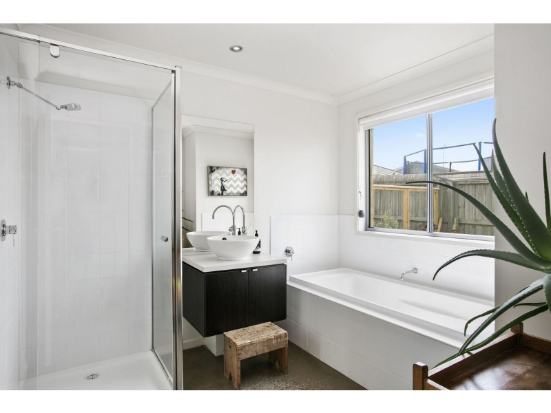 54 Daintree Way, Ocean Grove VIC 3226