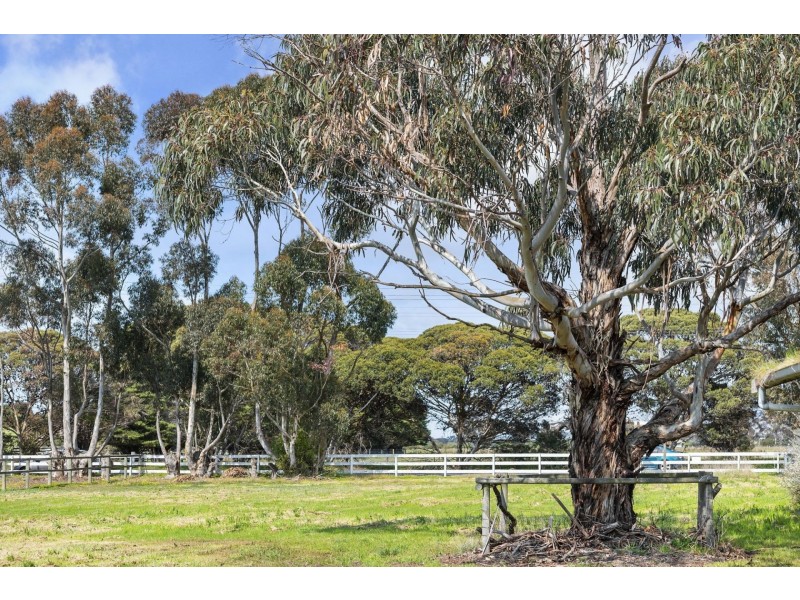 551-569 Bellarine Highway, Moolap VIC 3221