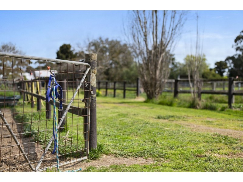 551-569 Bellarine Highway, Moolap VIC 3221