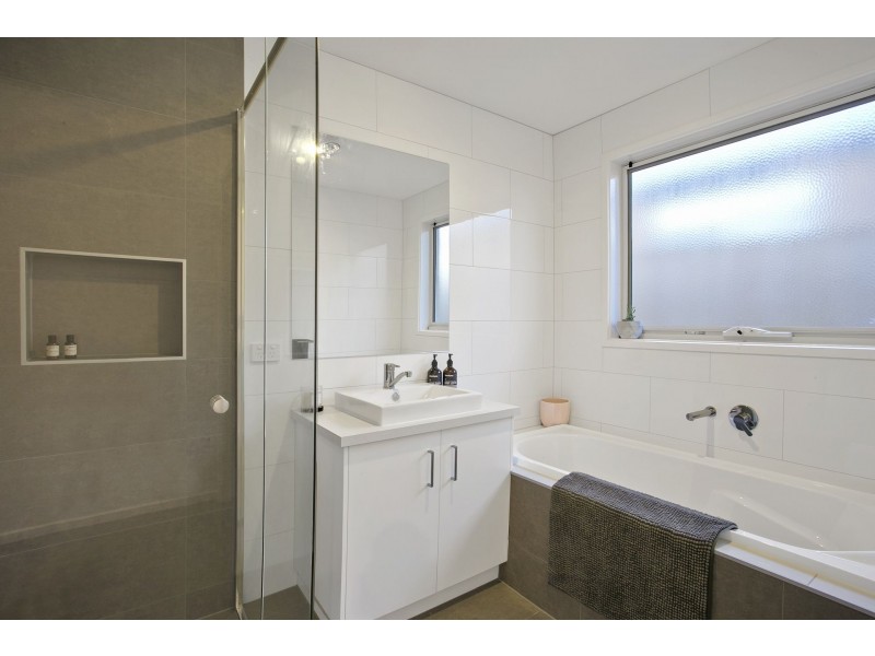 11 Baradine Drive, Ocean Grove VIC 3226