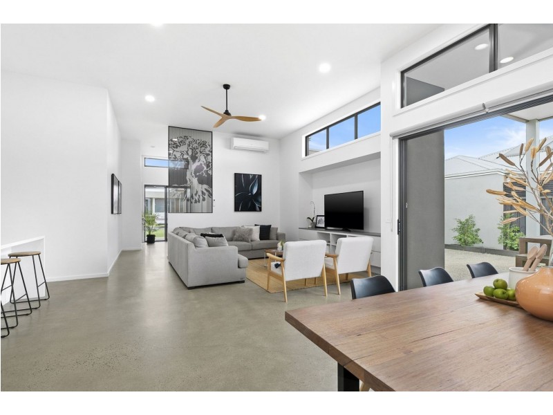 14 Shelburn Way, Ocean Grove VIC 3226