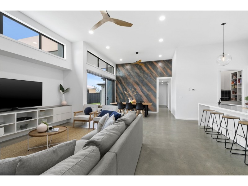 14 Shelburn Way, Ocean Grove VIC 3226