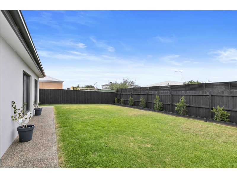 14 Shelburn Way, Ocean Grove VIC 3226
